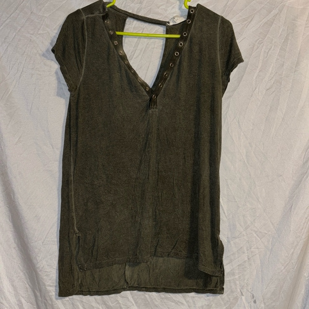 Cloud chaser open back v neck green shirt small